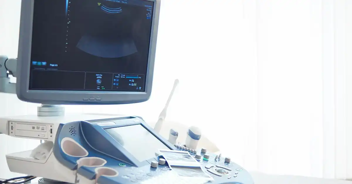 aparelho de ultrassonografia para exame de ultrassom