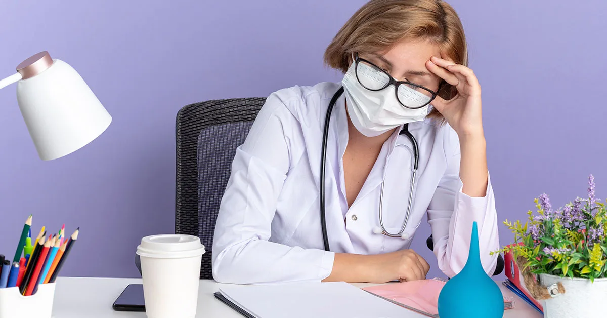 medica cansada em superlotacao nos hospitais