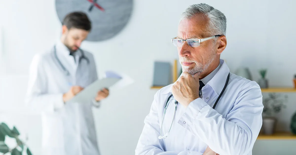 medicos analisando as tendencias em radiologia