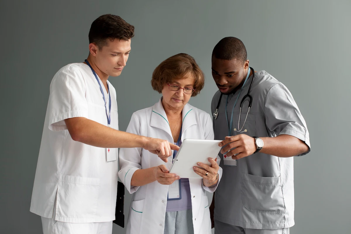 equipe de radiologia em atividade